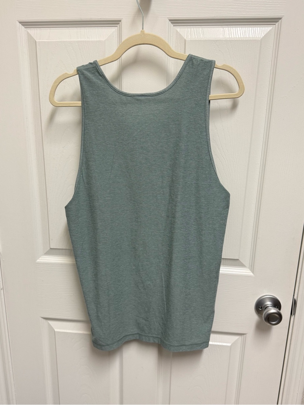 Vuori Seafoam Muscle Tank - Picture 10 of 10